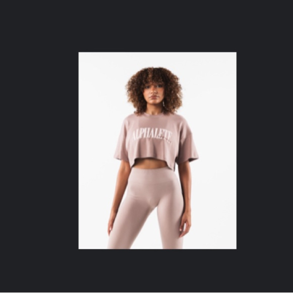 Alphalete Republic Crop Tee